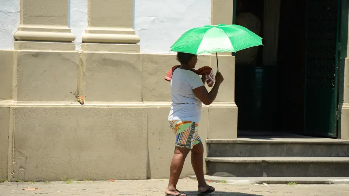 Onda de calor atinge grande parte do país nesta terça-feira