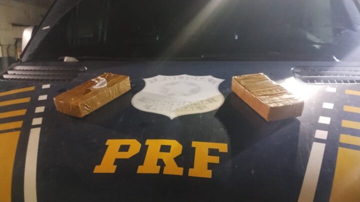 PRF flagra jovem transportando 2 quilos de pasta base de cocaína na Serra das Araras