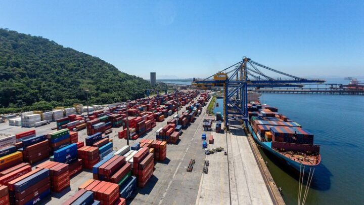 Brasil registra superávit de US＄ 2 bilhões na balança comercial da 4ª semana de março