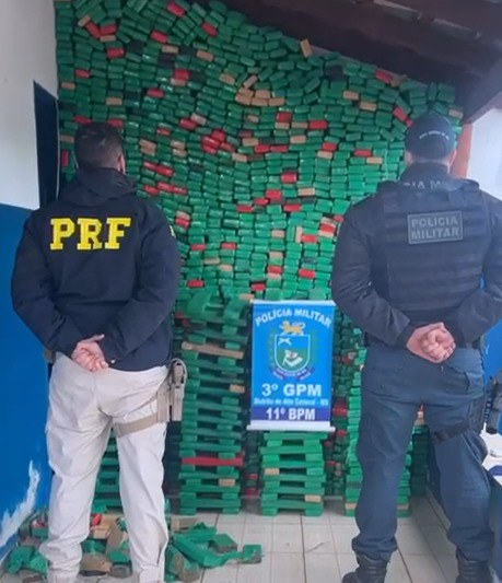 PRF e PM apreendem 1,7 tonelada de maconha em Jardim (MS)