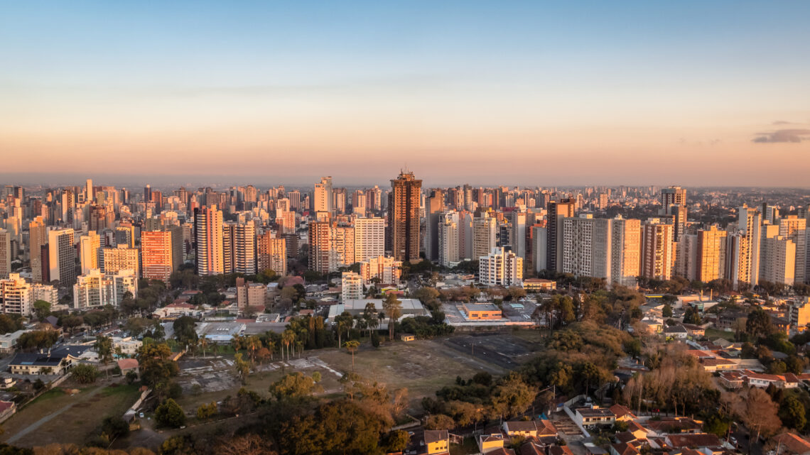 Novas tecnologias em segurança, saúde e educação apoiam cidades inteligentes na prestação de serviços públicos