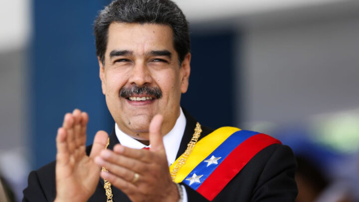 Maduro entrega atas eleitorais do seu partido à Justiça da Venezuela