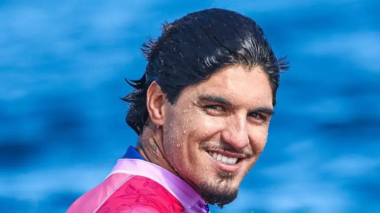 Gabriel Medina tira onda no dinheiro? Descubra de quanto é a fortuna do surfista