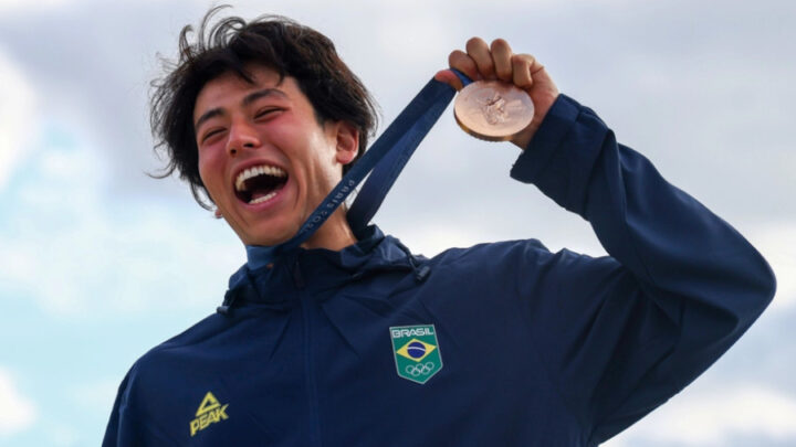 Skate e malabares no pódio: Augusto Akio é bronze no Skate Park