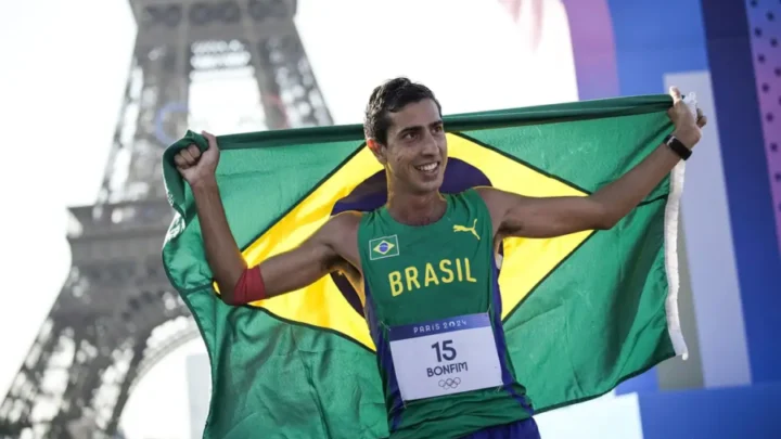 Caio Bonfim fatura prata inédita para o Brasil na marcha atlética