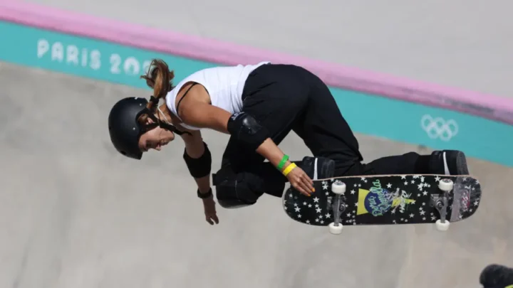 Dora Varella se classifica à final por medalhas no skate park em Paris