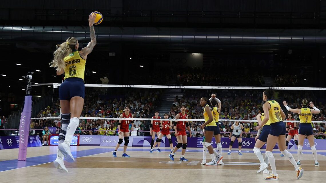 Brasil vence Japão por 3 a 0 no vôlei feminino