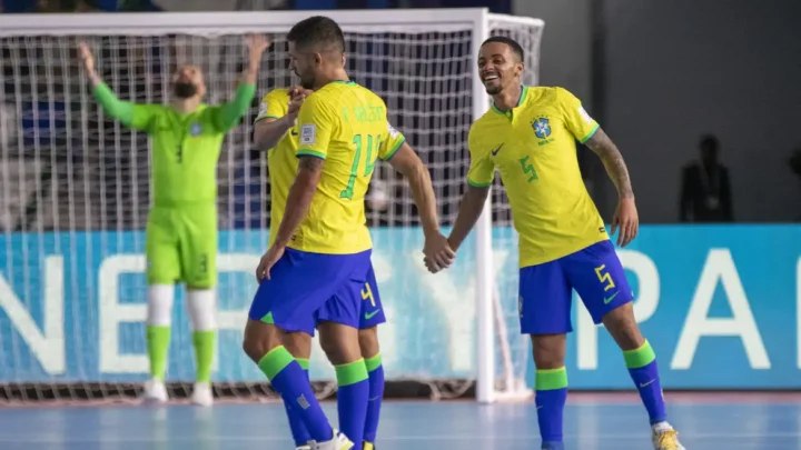 Futsal: Brasil goleia Costa Rica e chega às quartas da Copa do Mundo