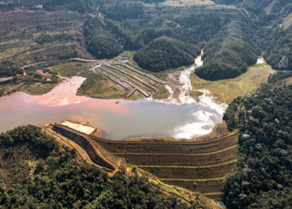 Vale identifica trincas superficiais em barragem d Ouro Preto