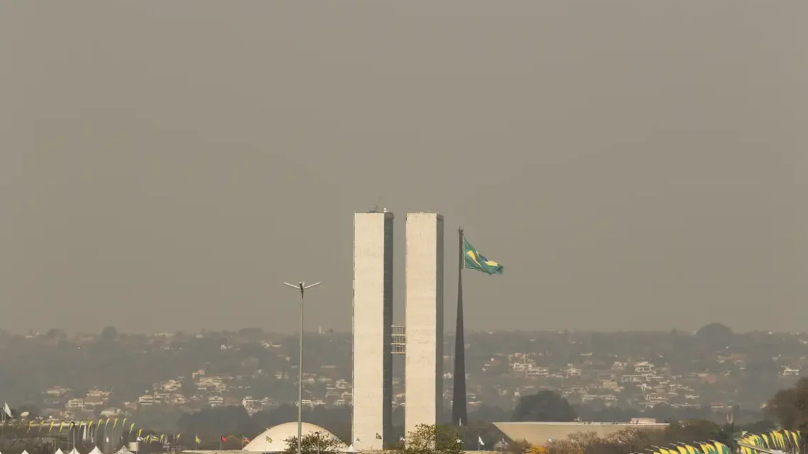 Governo e Congresso esperam votar corte de gastos ainda neste ano