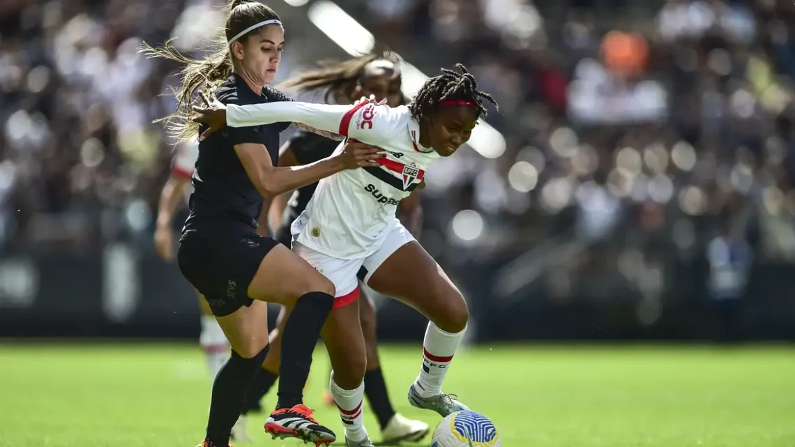 Timão derrota o São Paulo e fica perto do 6º título do Brasileirão A1