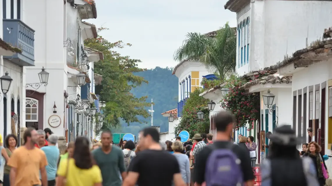 Festa Literária Internacional movimenta Paraty a partir desta quarta