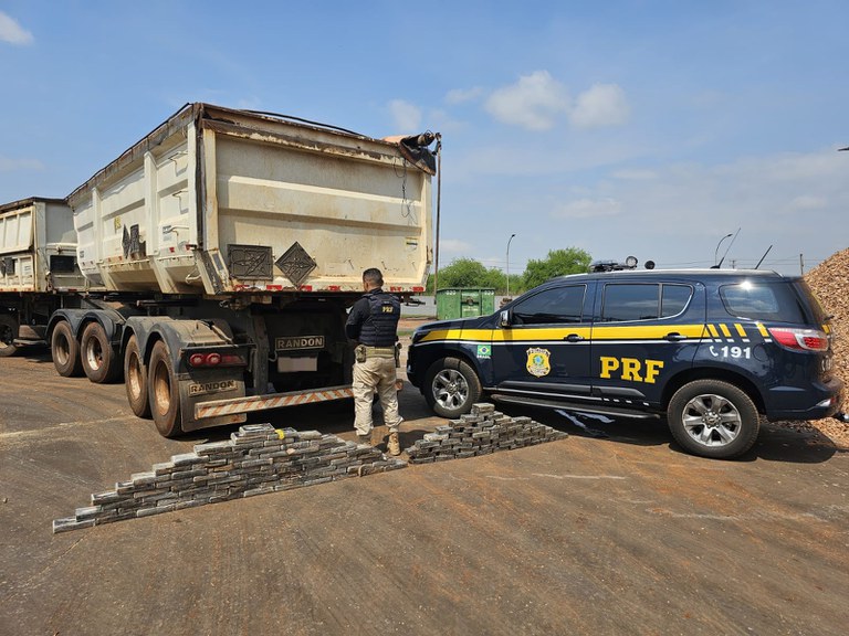 PRF apreende 129 Kg de cocaína em Campo Grande (MS)