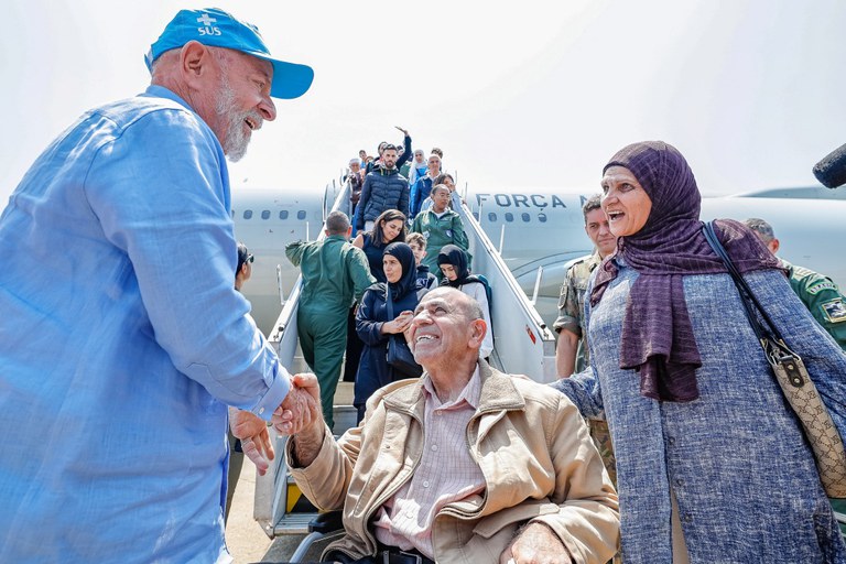 Lula aos repatriados: “Que vocês encontrem no Brasil a felicidade que tiraram de vocês”