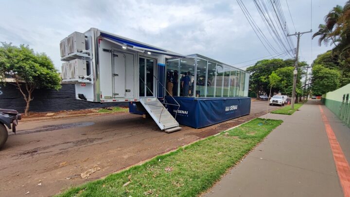 Senai leva Carreta da Indústria 4.0 a mais de 30 escolas públicas de Mato Grosso do Sul