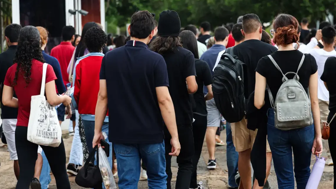 Segundo dia do Enem: candidatos respondem a 90 questões até 18h30