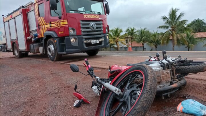 Jovem de 19 anos bate moto contra poste e morre em Campo Grande