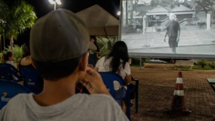 Com apoio do Governo de MS, projeto TransCine leva cinema ao ar livre para Ribas do Rio Pardo