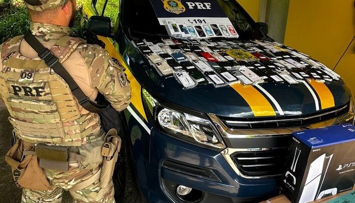 PRF localiza celulares escondidos em compartimentos secretos de carro na BR-282 em Pinhalzinho