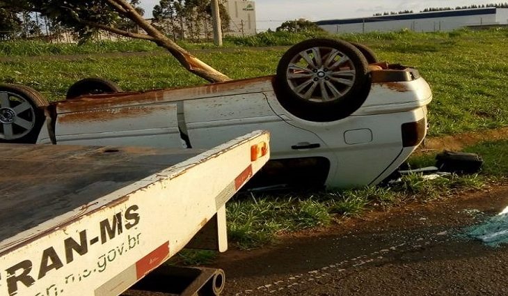 Homem morre após perder controle e capotar carro em Ponta Porã