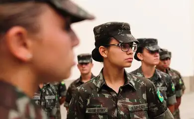 Mulheres poderão se alistar nas Forças Armadas a partir de janeiro