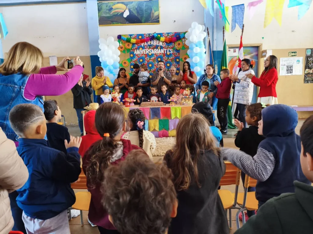 niversário de alunos em castilho sp, festas escolares em castilho, comemoração de aniversários nas escolas de castilho, prefeitura de castilho educação, alunos rede municipal castilho, valorização da infância castilho, aniversário nas escolas castilho, educação humanizada castilho,