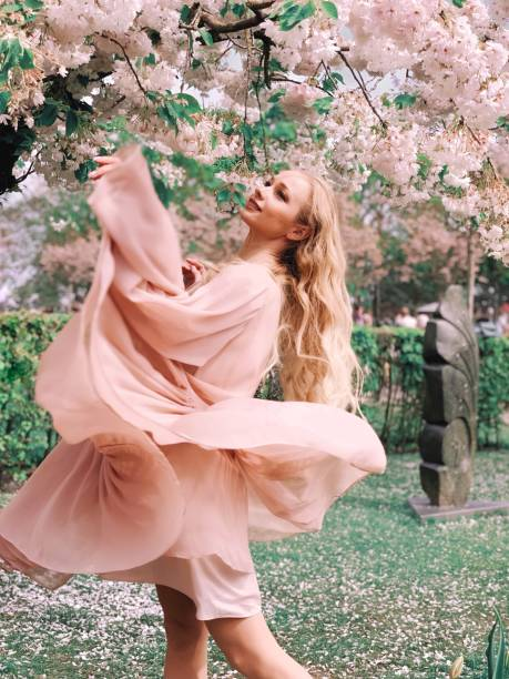 Descubra as 10 principais tendências de flor em 2025 e veja como elas vão transformar decoração, moda, saúde e tecnologia! Flores e sustentabilidade lado a lado.

